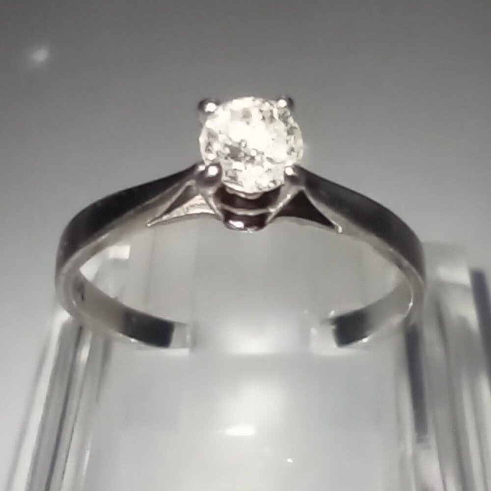 14Kt White Gold 0.20-Carat Solitaire Diamond Ring